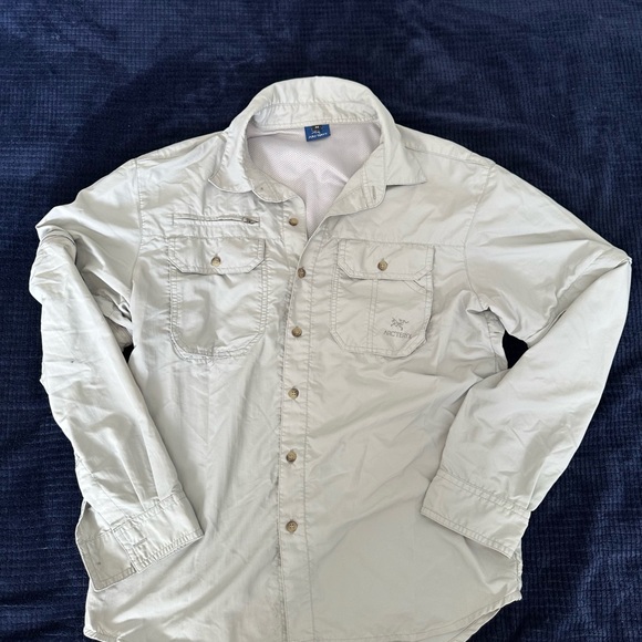 Arc'teryx Light Gray Jacket with Zipper